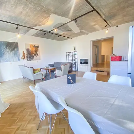 Design-penthouse Im Muenchner Sueden Auf Zwei Ebenen Apartmán Putzbrunn