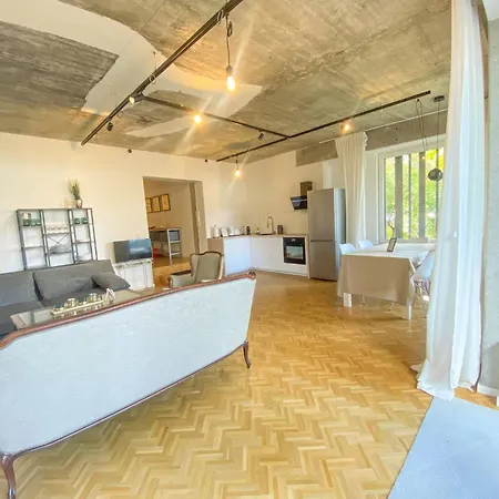 Design-penthouse Im Muenchner Sueden Auf Zwei Ebenen Apartmán