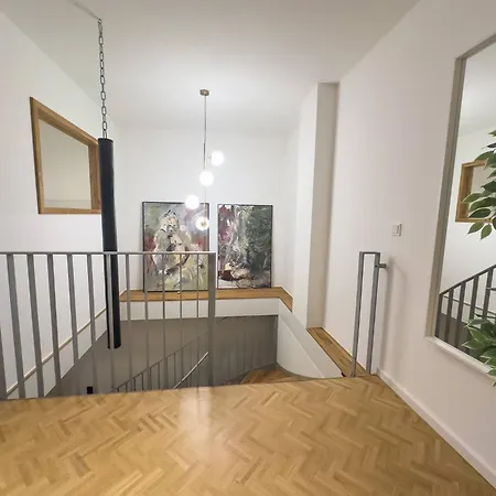 Design-penthouse Im Muenchner Sueden Auf Zwei Ebenen Apartmán